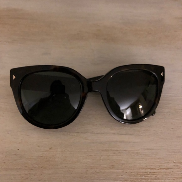 Prada Sunglasses ✨ - Picture 4 of 6